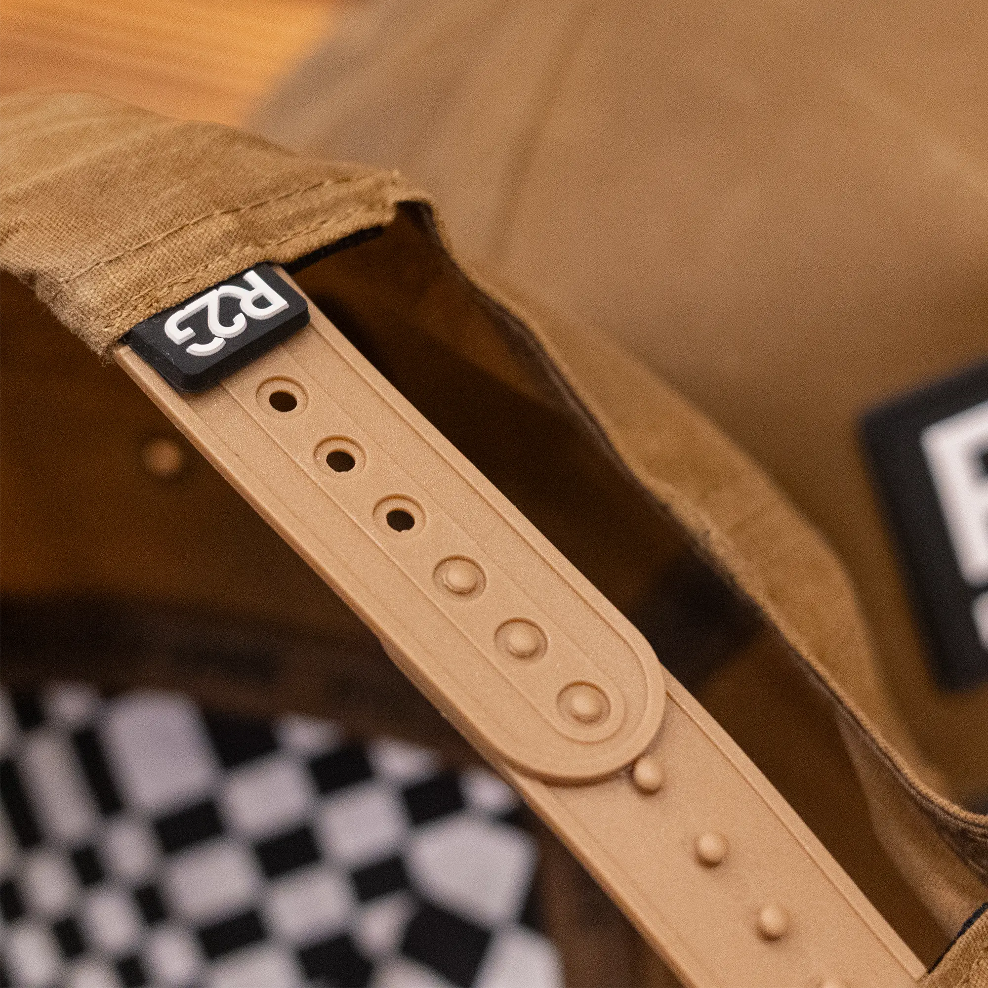 Coyote brown waxed canvas Rally 2 Give hat